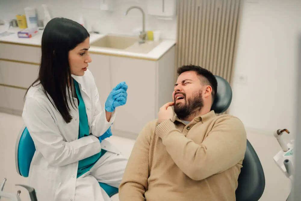 Contact emergency dentist Borehamwood WD6 same day appointments