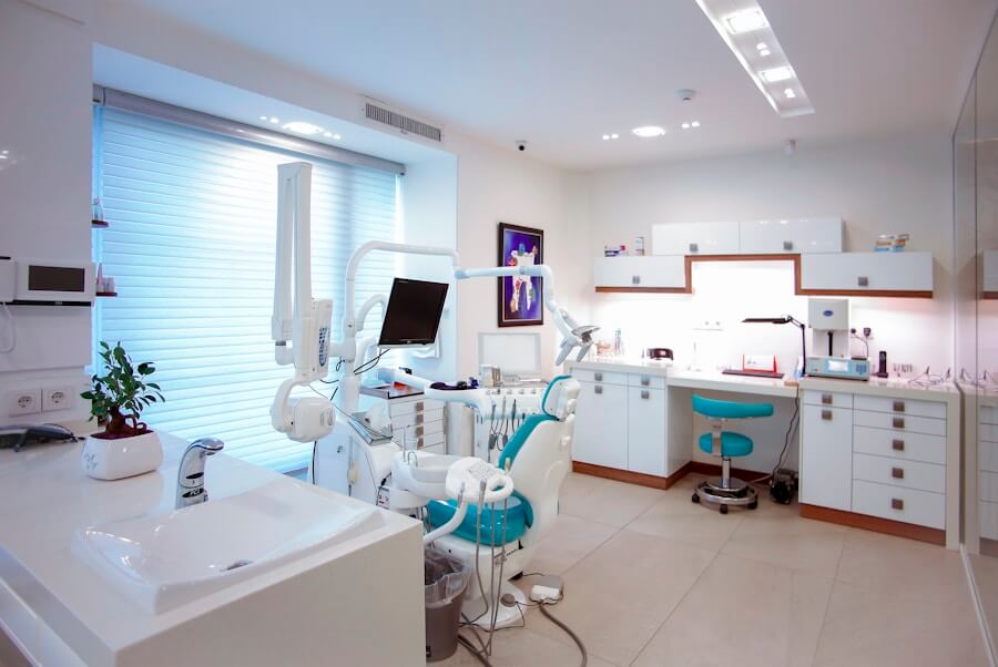 Emergency dental clinic reception Borehamwood WD6